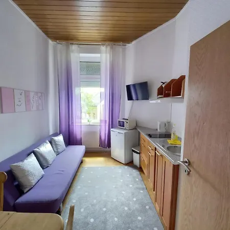 Elena Flat Lavendel Zentrum * Duisburgo