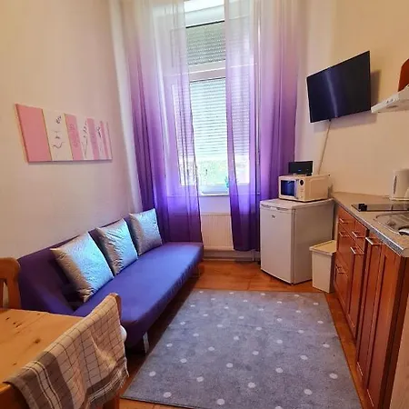 Elena Flat Lavendel Zentrum * Duisburgo