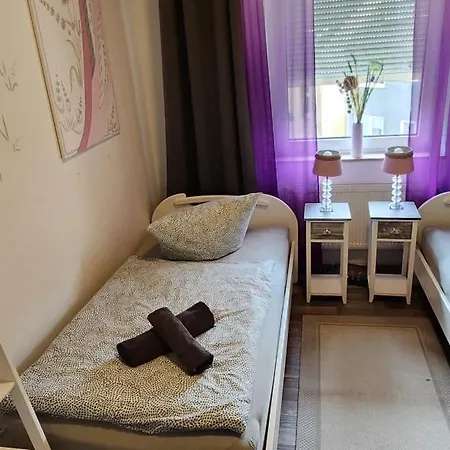 Elena Flat Lavendel Zentrum * Дуйсбург